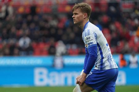 Maximilian Mittelstädt - Note: 3,5 - Bekam auf der linken Seite viele Bälle, konnte aber zunächst kaum etwas Konstruktives damit anfangen. Legte später einen Treffer auf, der allerdings aberkannt wurde (45.). War auch nach der Pause ein Aktivposten bei den Berlinern, der nie aufsteckte. Der Einsatz stimmte.