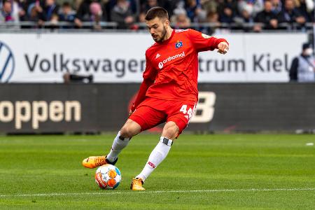 Mario Vuskovic - Note: 2,5 - Stellte die gefährliche Zone streckenweise konsequent zu. Gewann den Großteil der wichtigen Duelle um den Ball und störte gerade Belfodil in brenzligen Szenen mehrfach entscheidend.