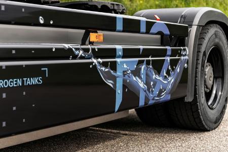 next level Mercedes-Benz GenH2 Truck