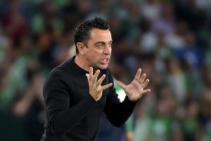 Xavi bekräftigt Interesse an Lewandowski