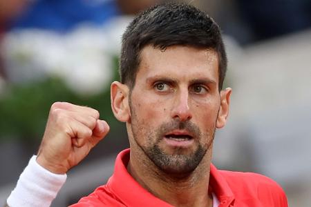 Alcaraz mit Mühe - Djokovic und Nadal souverän weiter