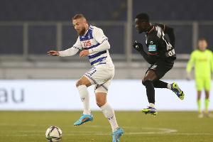 Paderborn holt Magdeburgs Conteh