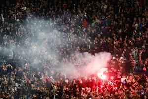 Feyenoord-Fans randalieren in Rotterdam - Messerstiche in Rom