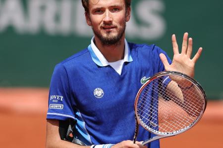 Medwedew und Tsitsipas im Achtelfinale der French Open