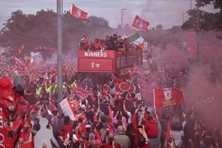 Liverpool-Parade vor begeisterten Fans