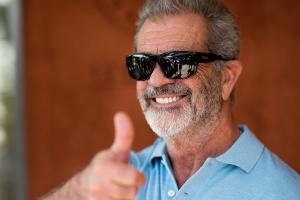 Mit 66 Jahren! Mel Gibson zeigt seine Muskeln im Fitnessstudio