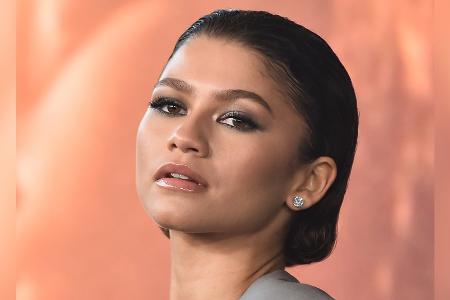 Wet Look: So stylen wir den angesagten Haartrend 2022