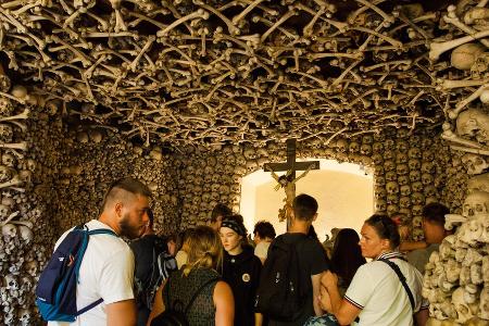 Makaber geschmückt: Die Grusel-Kapelle von Kudowa