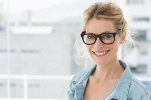 Blond Brille haare zusammen.jpg