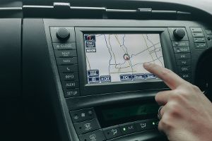 Fest oder mobil: Welche Art von Navi ist besser?