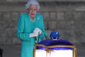 Nach Absage von Gottesdienst: Queen feiert auf Schloss Windsor weiter