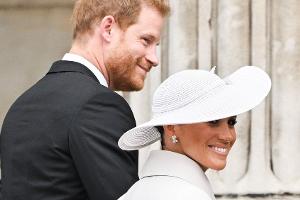 Warum saßen Meghan und Harry so weit weg von William und Kate?