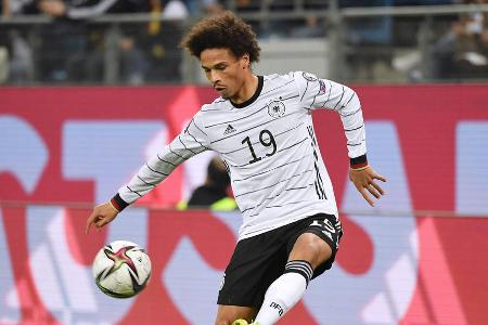 Leroy Sané (bis 59.) - Note: 5,5 - Hatte viele technische Fehler in seinem Spiel und kam überhaupt nicht in Fahrt. Im Gegensatz zu seinen anderen Offensivkollegen so gut wie unsichtbar im Gegenpressing. Bestätigte seine schwache Form aus der Rückrunde mit dem FC Bayern. Droht in dieser Verfassung seinen Stammplatz zu verlieren. War der mit Abstand schwächste deutsche Spieler.