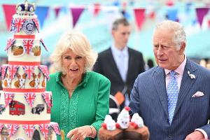 Prinz Charles und Herzogin Camilla genießen Jubiläumsessen