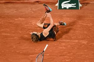 Auch Becker mit Genesungswünschen an Zverev