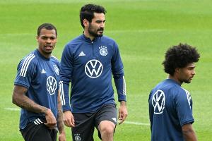 DFB-Elf kniet mit Three Lions gegen Rassismus