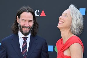 Keanu Reeves mit Freundin Alexandra verliebt auf dem roten Teppich