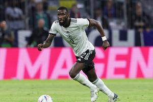 Flick bescheinigt Rüdiger "fantastische Entwicklung"