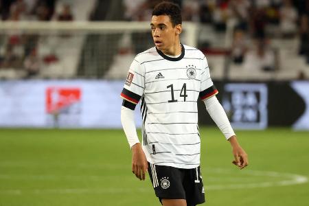 Jamal Musiala (bis 78.) - Note: 3,0 - Traf auf engstem Raum viele richtige Entscheidungen und fand immer wieder spielerische Lösungen im Angriffsspiel. Überzeugte auch mit Robustheit in den direkten Duellen. Traute sich jedoch zu selten, druckvoll Richtung Tor zu gehen. Blieb deshalb insgesamt zu harmlos.