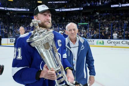 NHL: Titelverteidiger Tampa Bay erneut im Finale