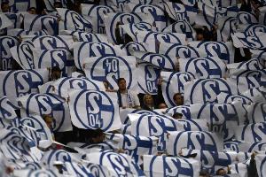 Schalke stimmt Fans auf langen Abstiegskampf ein