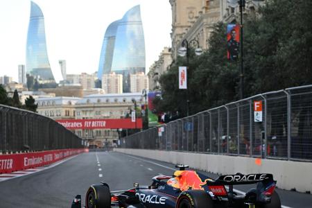 Formel 1: Verstappen gewinnt in Baku