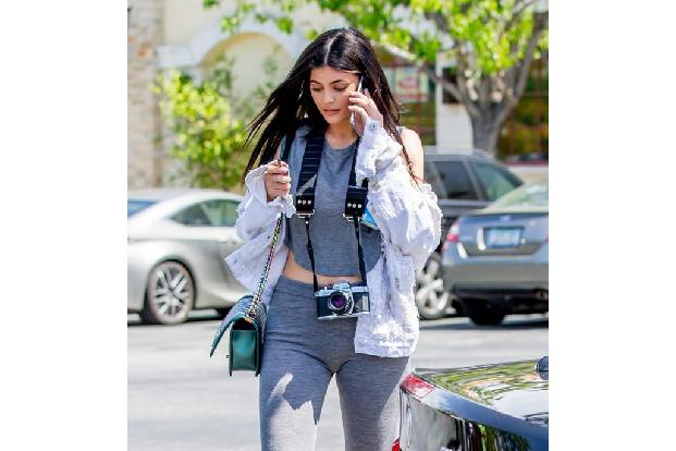 ...18 alles richtig gemacht. In dem Alter will man halt zeigen, dass man schon eine sexy Frau ist. Liebe Kylie, das bist du ...