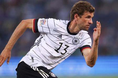 Thomas Müller (bis 75.) - Note 1,5 - Ein ein ums andere Mal sehr umtriebiger Auftritt des Münchners. Ermöglichte sowohl Werners (1.) als auch Sanés (39.) Gelegenheiten mit klasse Pässen durch die italienische Abwehr. Belohnte seinen Top-Auftritt mit dem Treffer zum 3:0 (51.). Unter Applaus ausgewechselt.