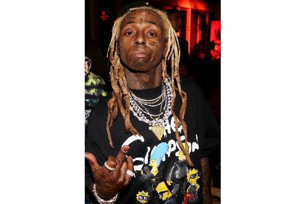 Lil Wayne darf nicht in Großbritannien auftreten. Eigentlich hatte der Rapper am Sonnabend auf einem Festival spielen sollen, doch er bekam kein Visum. Dieses kann von den Behörden im Vereinigten Köni ...