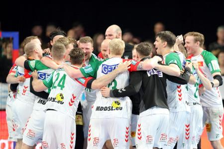 Schalen-Übergabe startet Magdeburger Meister-Party