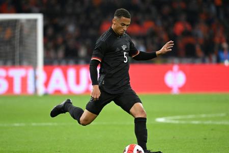 Kehrer eröffnet Jugendzentrum in Burundi