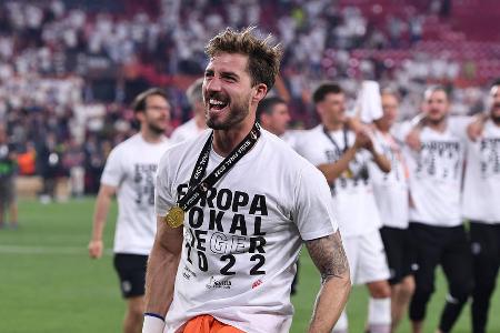 Platz 3: Kevin Trapp (Eintracht Frankfurt) - Die wohl beste Spielzeit seiner Karriere. Trug seine Frankfurter mit tollen Paraden von Spiel zu Spiel in der Europa League und wurde zurecht ins UEFA-Team der EL-Saison berufen. War in 2021/22 ganz nah dran an der Weltklasse.