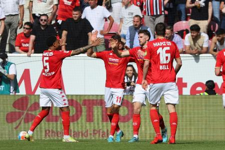 Mainz 05 feiert Kantersieg zum Auftakt