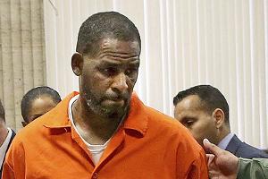 Nach Urteil: R. Kelly verklagt Gefängnis in Brooklyn