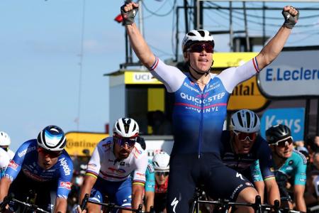 Jakobsen gewinnt zweite Tour-Etappe - van Aert in Gelb