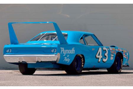 1970-Plymouth-Superbird-Richard-Petty-NASCAR-_-S96