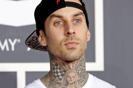 Nach Krankenhaus-Schock: Travis Barker ist zurück im Tonstudio
