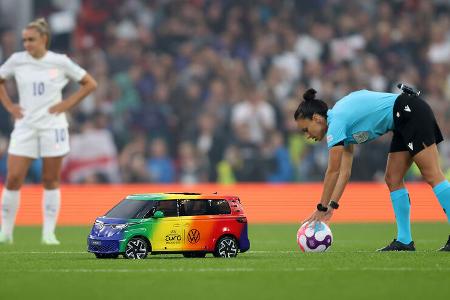  UEFA Women’s EURO 2022 VW ID.Buzz Balljunge