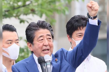 Ex-Japan-Premier Shinzo Abe schwebt nach Attentat in Lebensgefahr