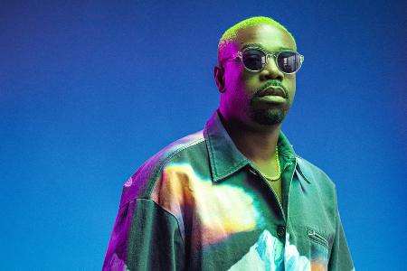 James BKS: Sein Vater Manu Dibango war 