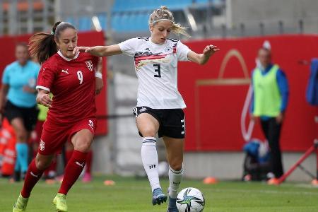 Kathrin Hendrich (VfL Wolfsburg) - Note: 1,5 - Verlor in der gesamten Partie nicht einen einzigen Zweikampf und war gerade bei den Kontersituationen Dänemarks mehrfach entscheidend zur Stelle. Profilierte sich auch mit guten Ideen im Spielaufbau, wo sie vielfach das Pressing des Gegners aushebelte.