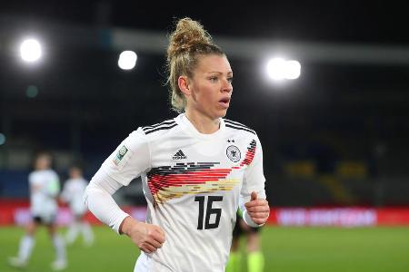 Linda Dallmann (FC Bayern) | ab 70. | - Note: 2,5 - Übernahm für die letzten 20 Minuten die Achter-Position von der überragenden Magull. Bewegte sich ebenfalls stark durchs Mittelfeld und fügte sich in die weiterhin druckvollen Kombinationen voll ein.
