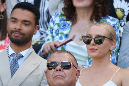 Seltener Anblick: Regé-Jean Page jubelt mit seiner Freundin