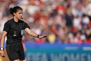 EM: Hussein pfeift zweites England-Spiel