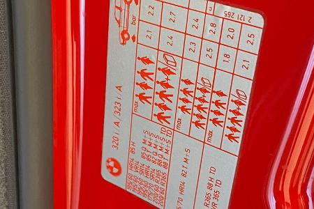 BMW 323i E30 260 km (1985)