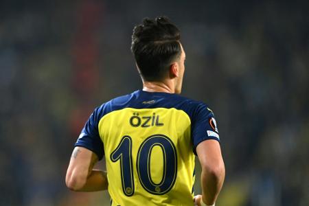 Einjahresvertrag mit Option: Özil zu Basaksehir perfekt