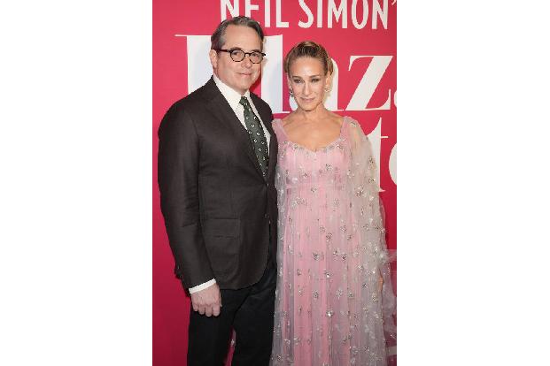 Sarah Jessica Parker und Matthew Broderick hatten schon Söhnchen Wilkie, wünschten sich aber noch mehr Nachwuchs - damit wollte es allerdings nicht klappen. 2009 wurden die Zwillinge Marion Loretta El ...