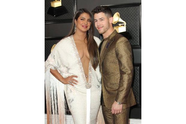 Im Januar 2022 gaben Sänger Nick Jonas und seine Frau, Schauspielerin Priyanka Chopra, die Geburt der kleinen Malti Marie bekannt, die von einer Leihmutter ausgetragen wurde.