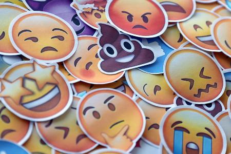 Von Pfirsichen und Pupsen: Was bedeuten eigentlich diese Emojis?