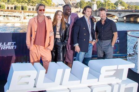 Brad Pitt und seine Co-Stars sorgen für Hollywood-Feeling in Paris